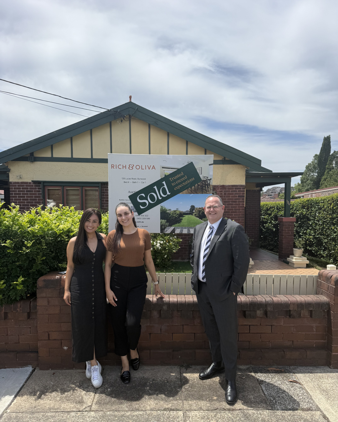 So delighted to have secured this Semi-attached home on 488sqm for our beautiful clients in Burwood!
Thank you Matthew & the entire team for all your hard work. It was a pleasure to work together 🤗
@team.nolan @suzannes.rea
#buyersagent #buyersadvocate #buyersagentsydney #sydneybuyersagent #okaeri #welcomehome #property #propertyinsight #propertymarket #sydneyproperty #sydneyrealestate #buyingproperty #realestatesydney #investing #propertyinvesting #realestate